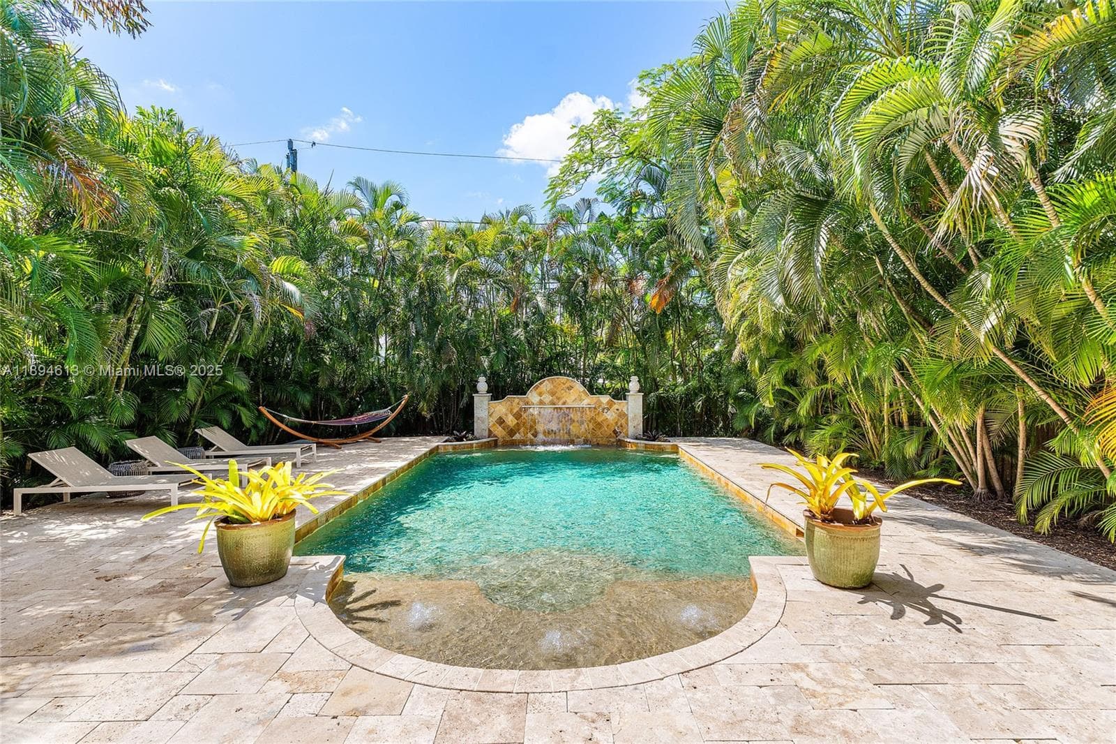 12 NE 26th St, Wilton Manors, FL 33305 photo 2
