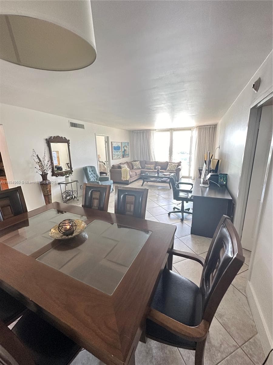 100 Bayview Dr # 601, Sunny Isles Beach, FL 33160 photo 3