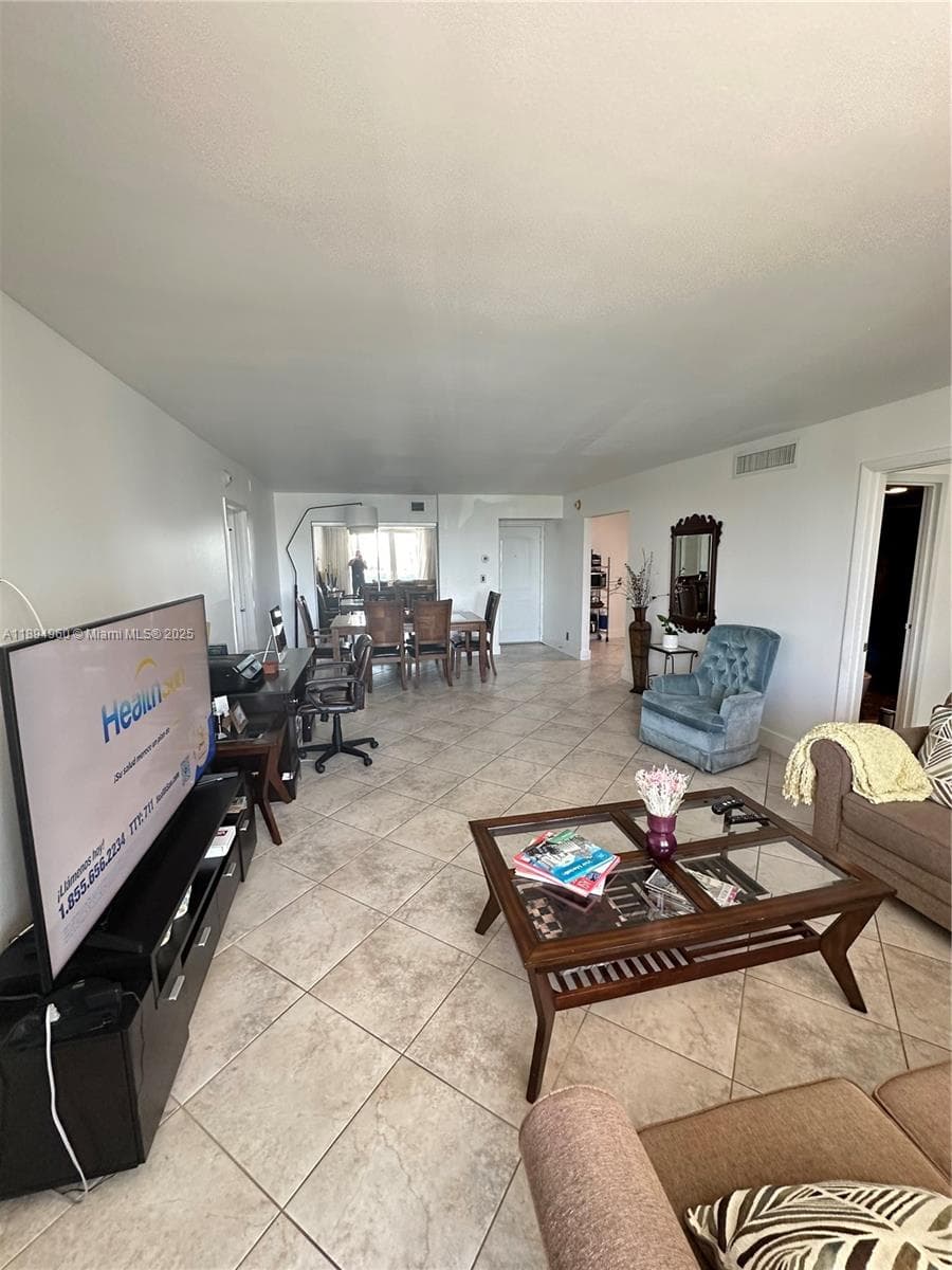 100 Bayview Dr # 601, Sunny Isles Beach, FL 33160 photo 4