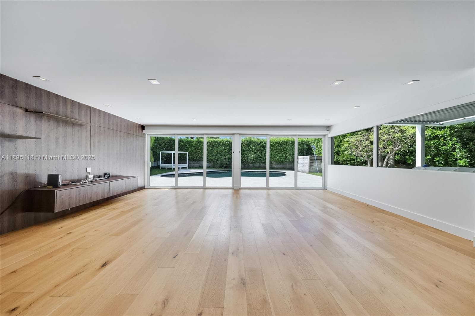 5244 Alton Rd, Miami Beach, FL 33140 photo 4