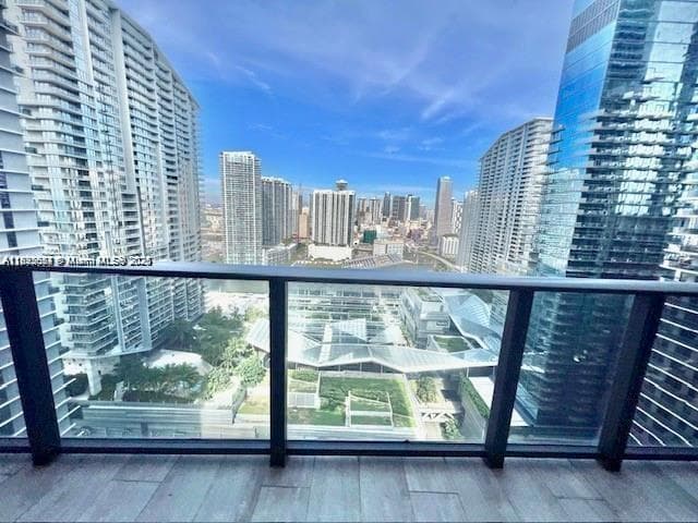 45 SW 9th St # 3009, Miami, FL 33130