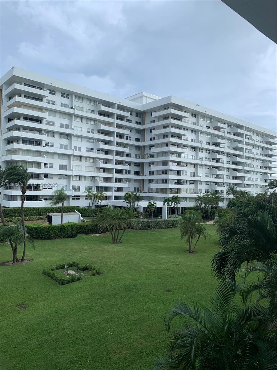 177 Ocean Lane Dr # 208, Key Biscayne, FL 33149