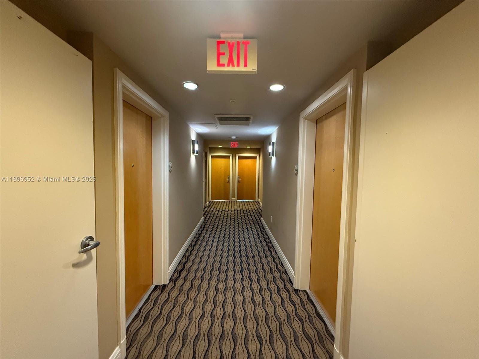 244 Biscayne Blvd # 3708, Miami, FL 33132 photo 3
