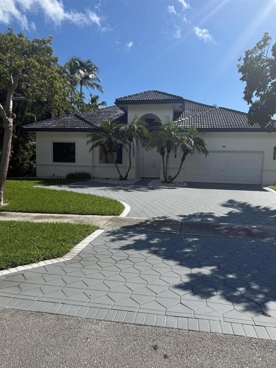 830 Bailey Street, Boca Raton, FL 33487 photo 2