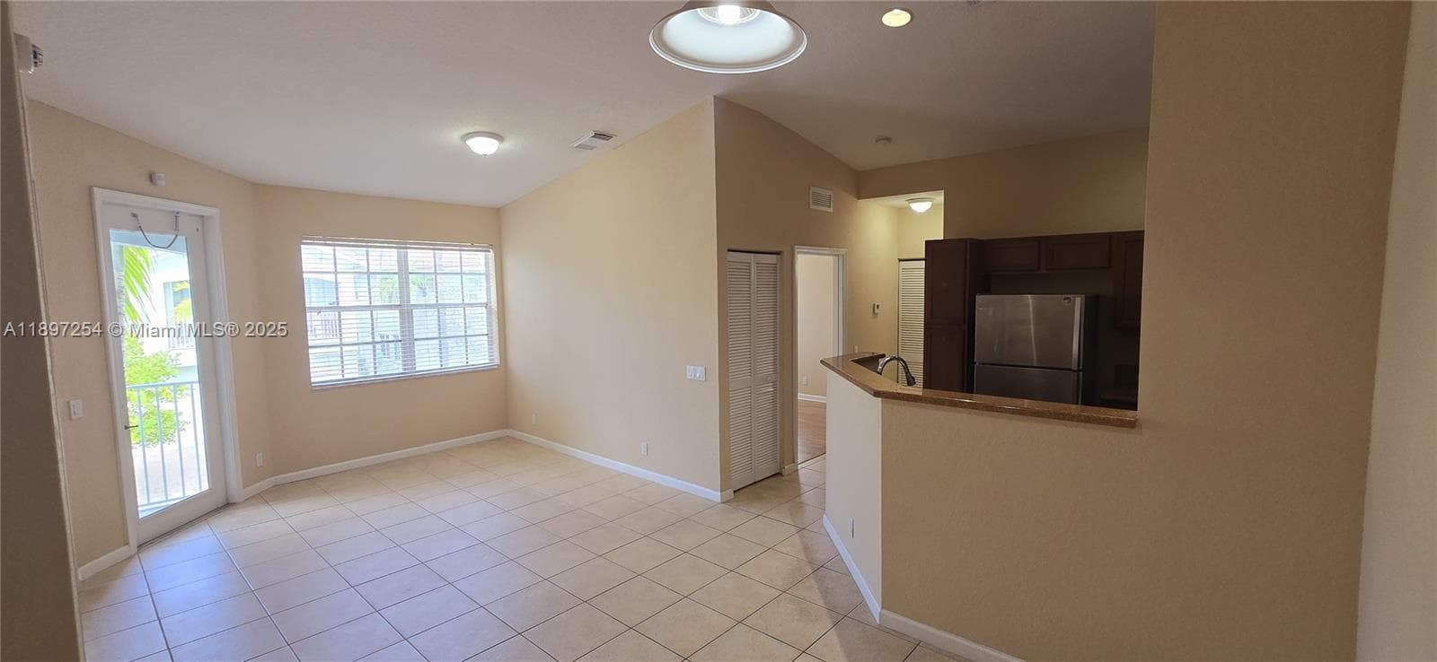 3020 Laurel Ridge Cir, Riviera Beach, FL 33404 photo 2