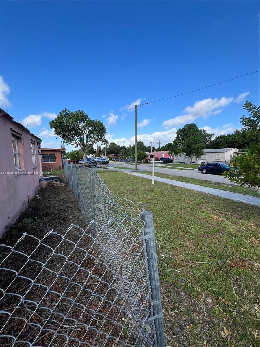 2122 Dewey St, Hollywood, FL 33020 photo 5