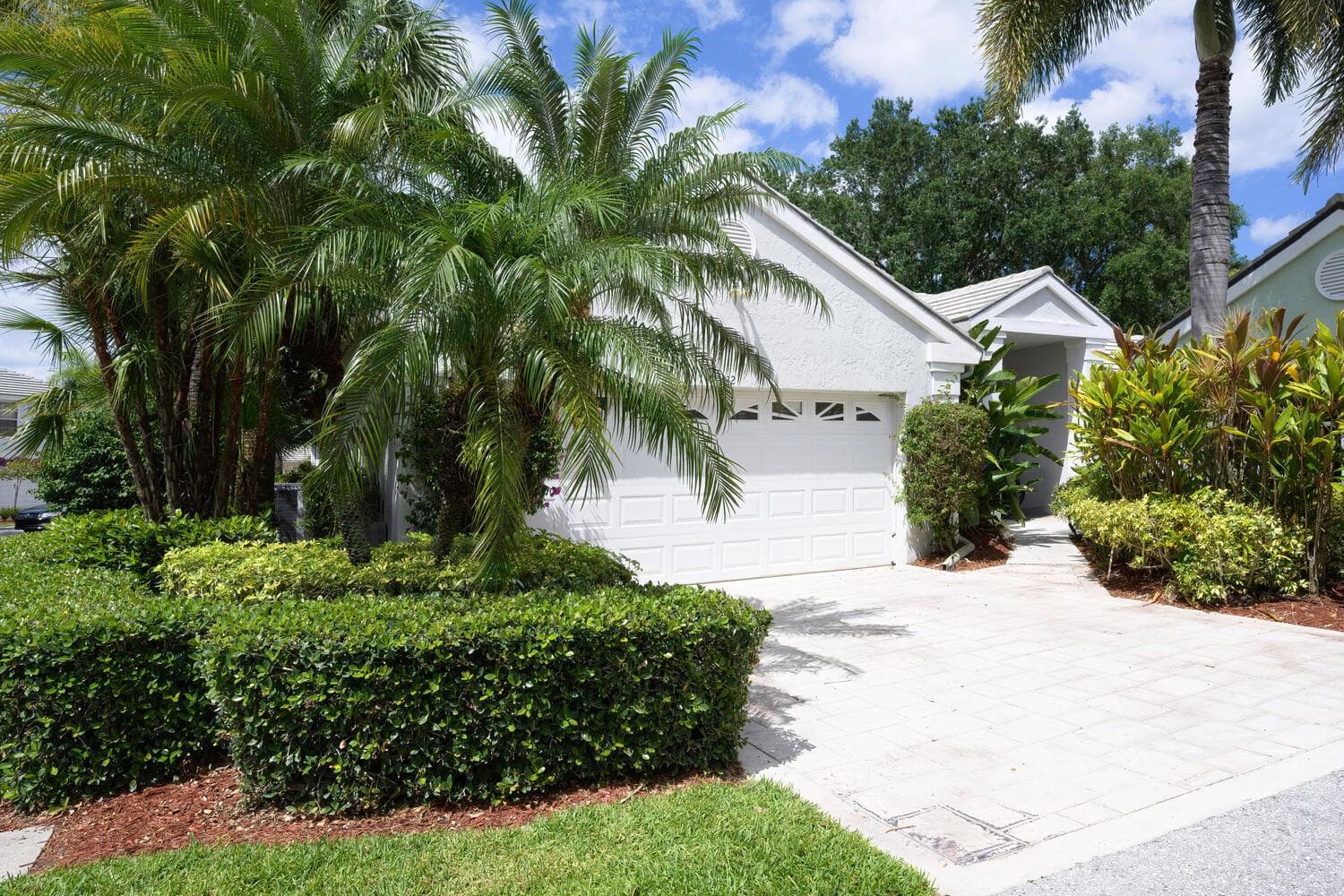 32 Admirals Court, Palm Beach Gardens, FL 33418 photo 3