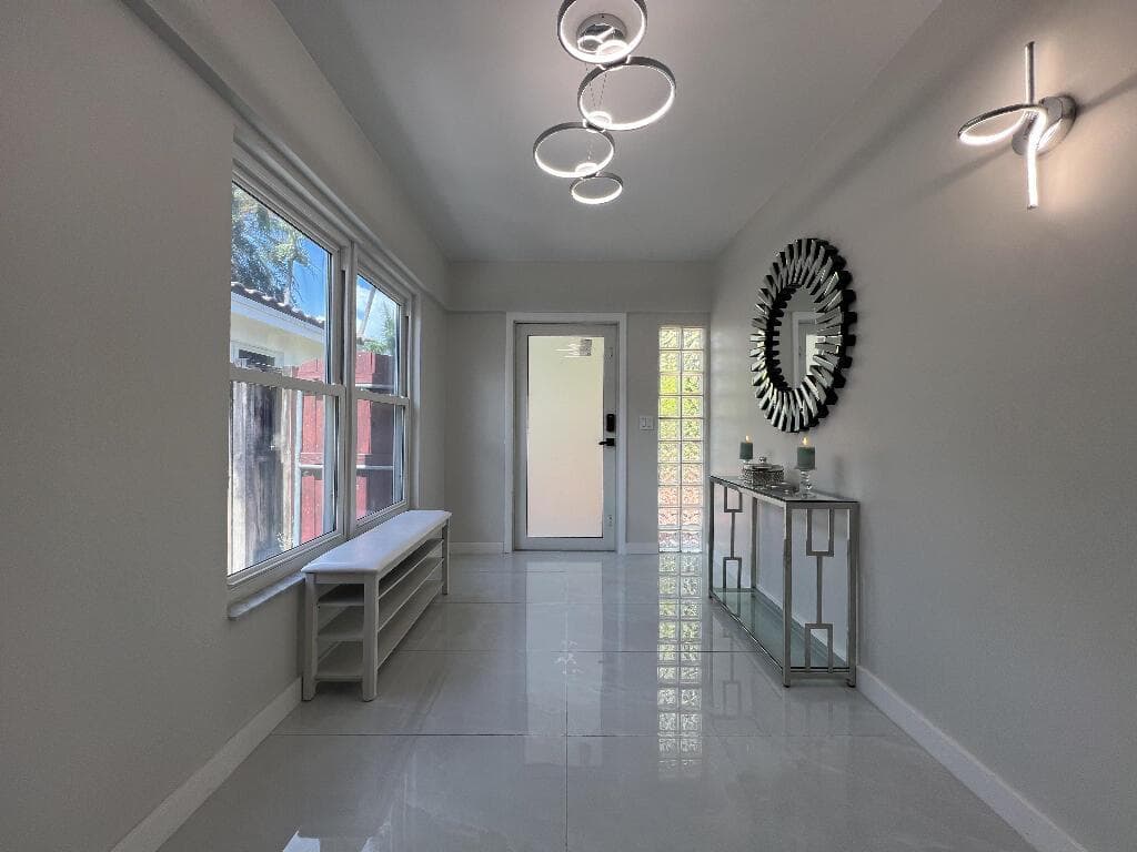 1042 Tyler Street, Hollywood, FL 33019 photo 4