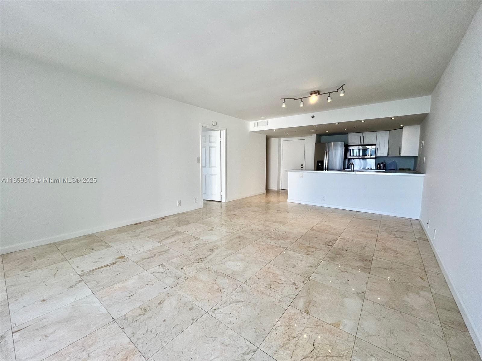 7601 E Treasure Dr # 2308, North Bay Village, FL 33141 photo 2