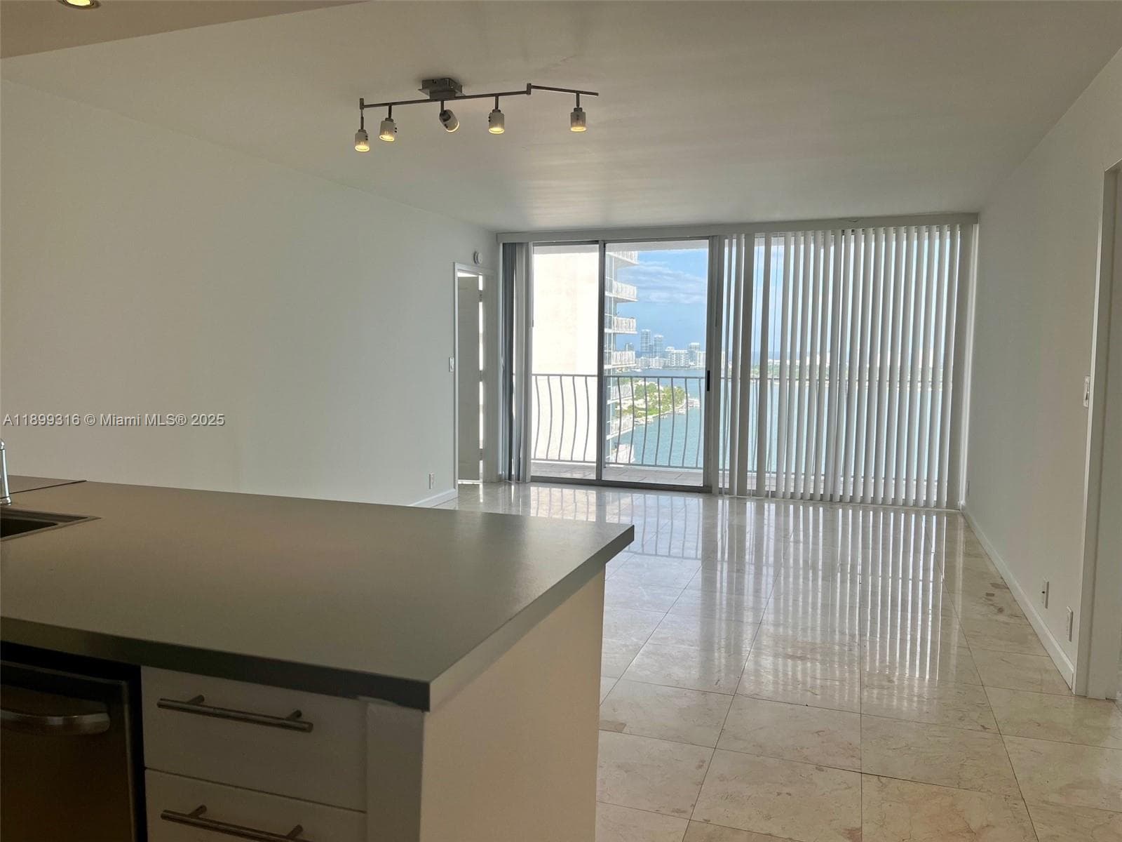 7601 E Treasure Dr # 2308, North Bay Village, FL 33141 photo 4