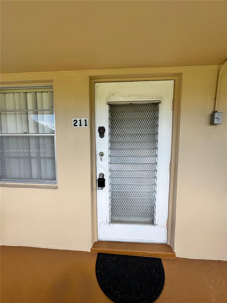 211 Coventry I # 211, West Palm Beach, FL 33417