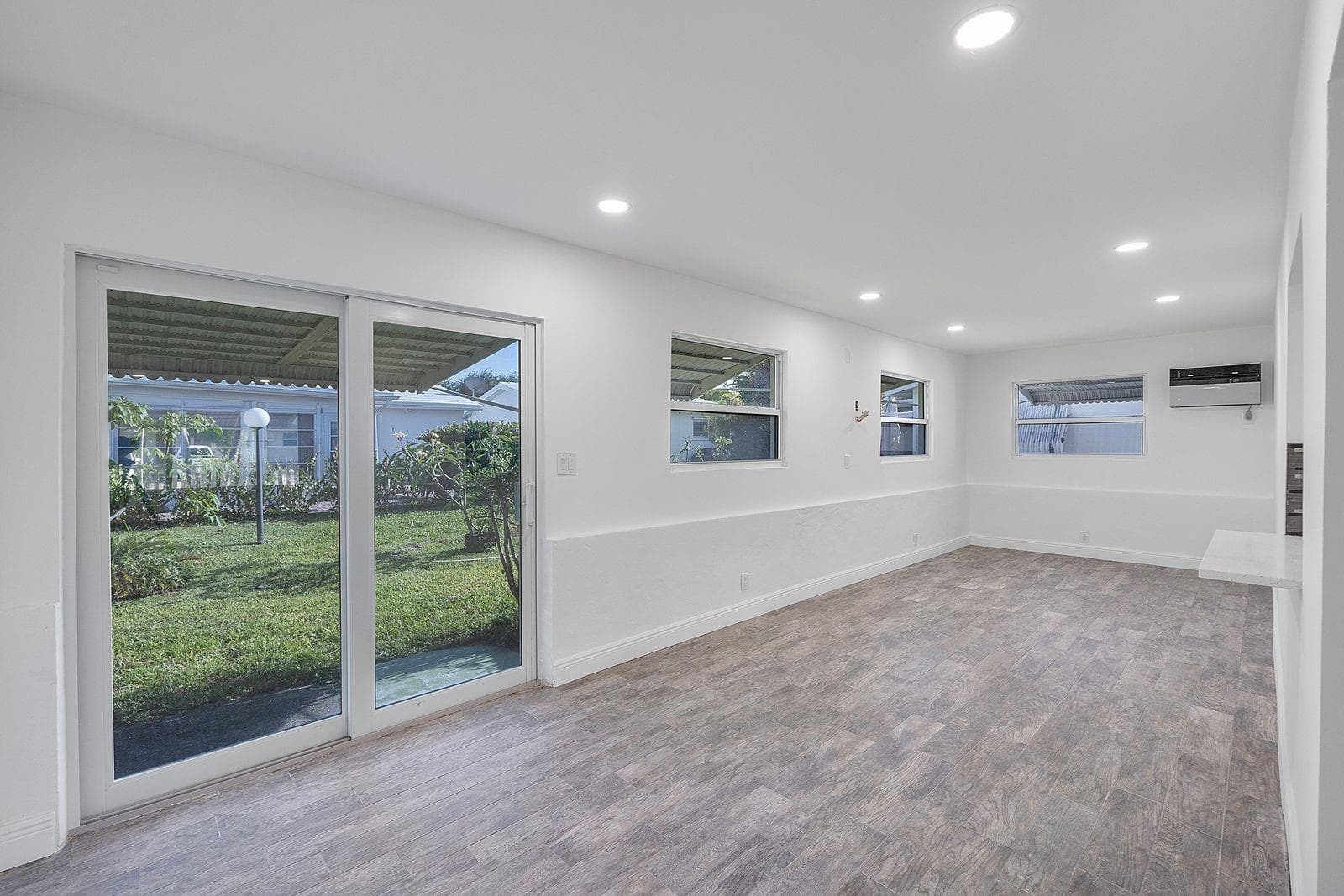370 S Golf Boulevard, Pompano Beach, FL 33064 photo 5