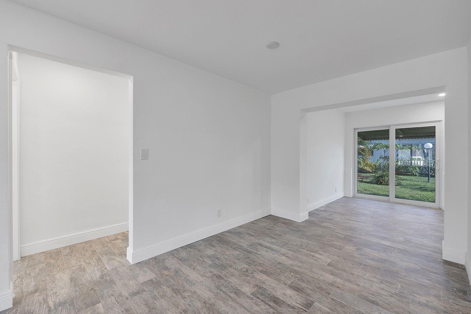 370 S Golf Boulevard, Pompano Beach, FL 33064 photo 4