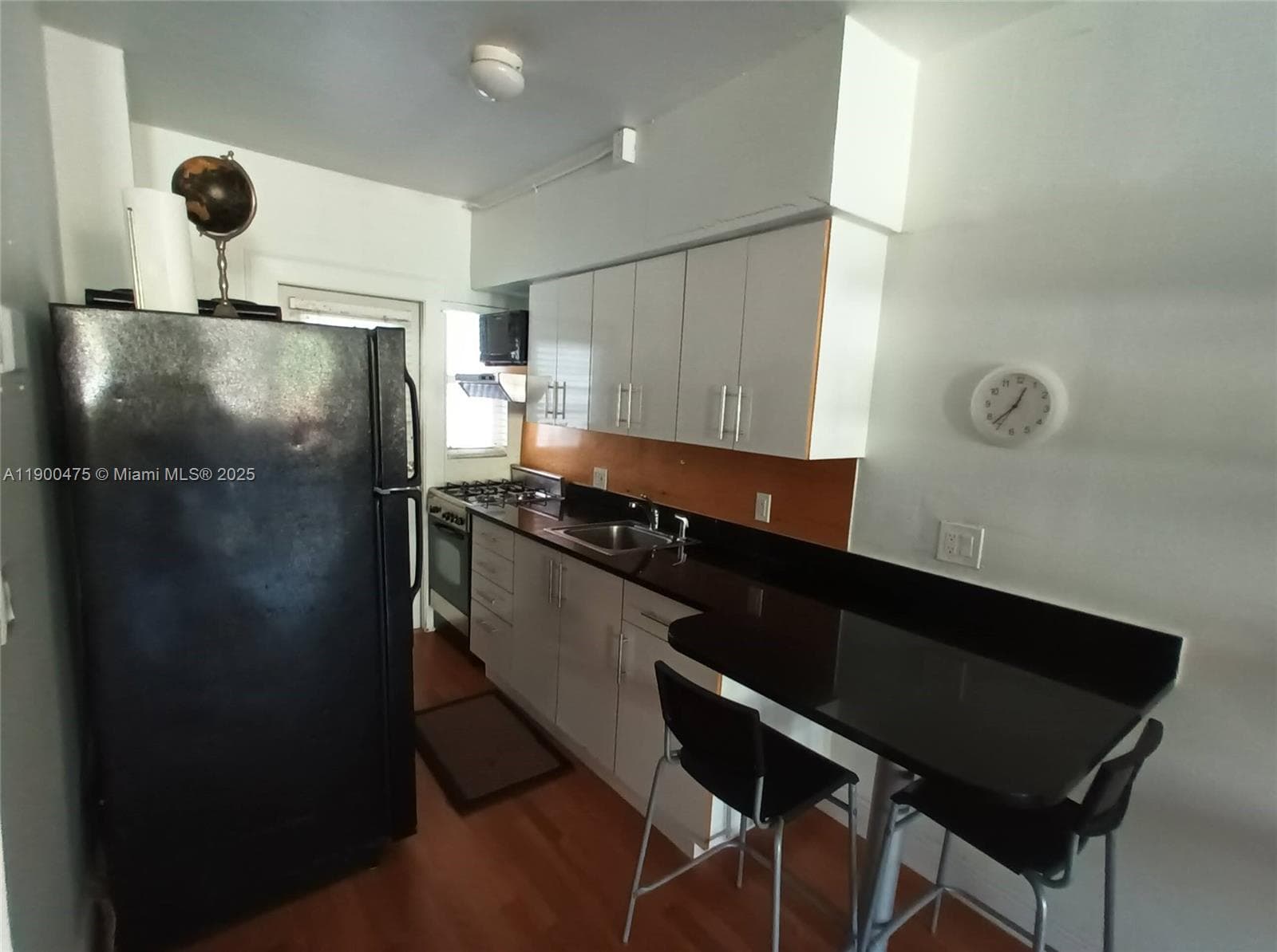 300 74th St # 3, Miami Beach, FL 33141 photo 5