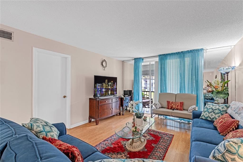 9800 N Hollybrook Lake Drive # 202, Pembroke Pines, FL 33025 photo 3