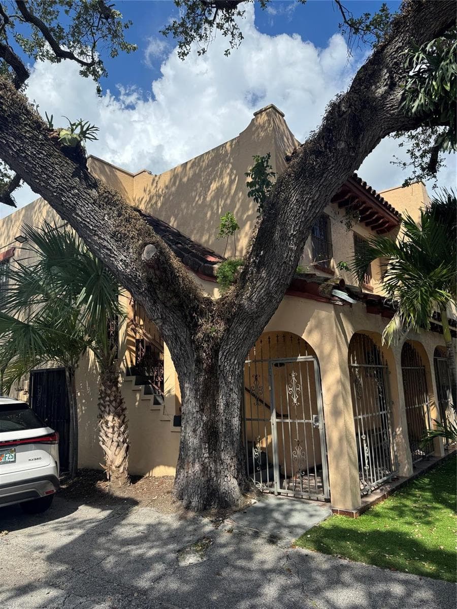 1527 NE 4th Avenue, Fort Lauderdale, FL 33304