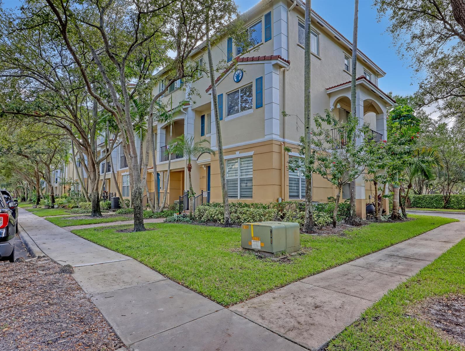 2850 S Oasis Drive, Boynton Beach, FL 33426 photo 2