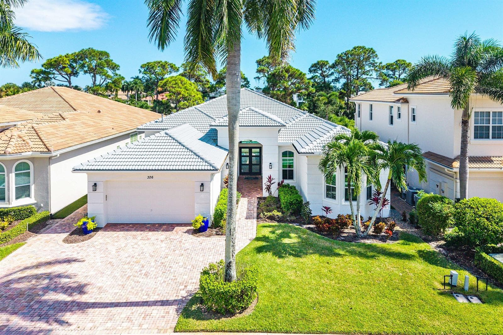 326 Charroux Drive, Palm Beach Gardens, FL 33410 photo 2