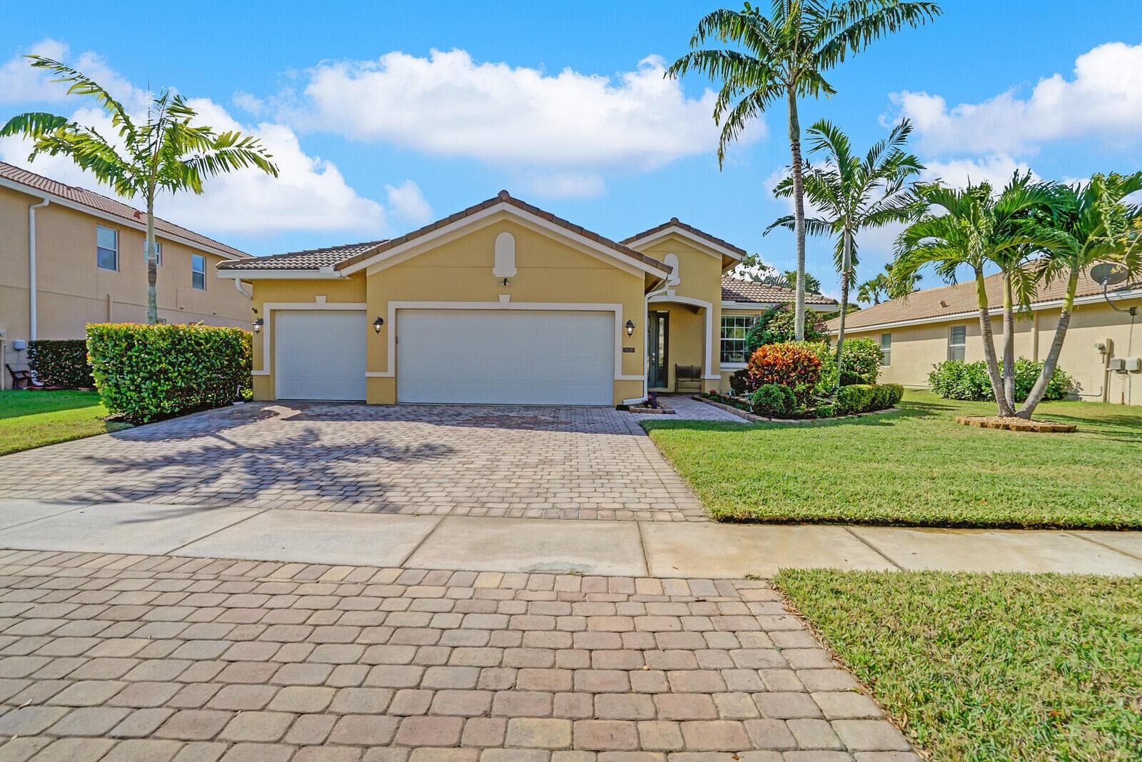 9328 Silent Oak Circle, West Palm Beach, FL 33411 photo 2