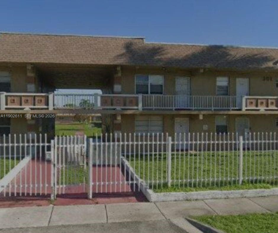 301 NW 177th St # 136, Miami Gardens, FL 33169