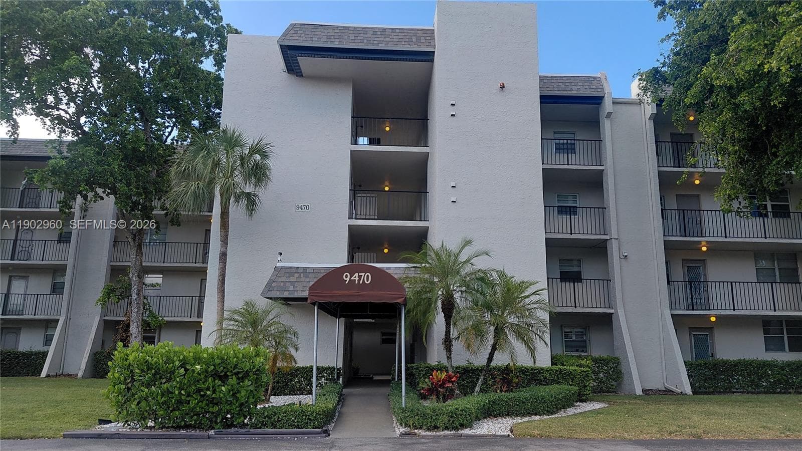 9470 Poinciana Pl # 202, Davie, FL 33324