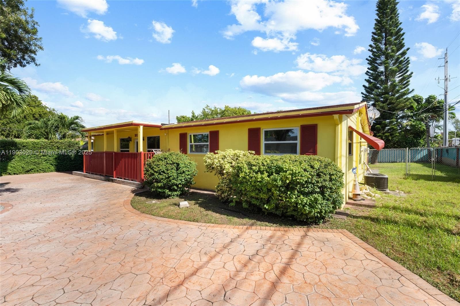 18151 NE 9th Ct, North Miami Beach, FL 33162 photo 4