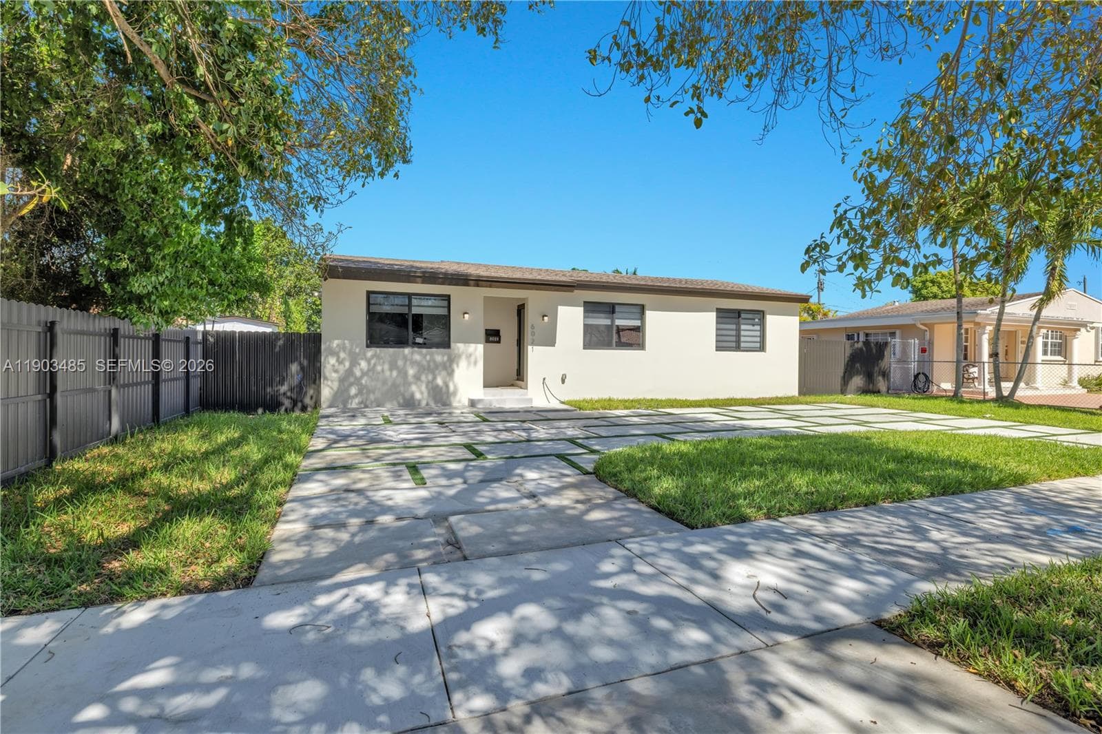 6021 SW 19th St, Miami, FL 33155 photo 2