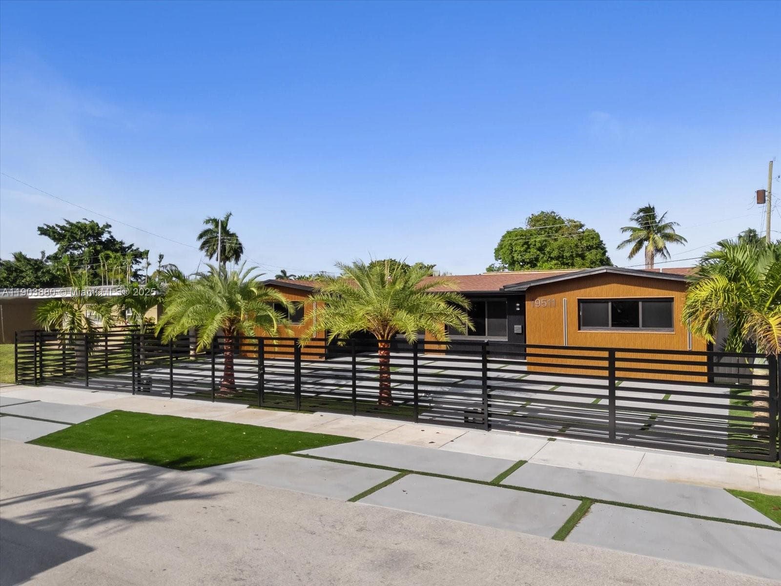 19511 NE 18th Pl, Miami, FL 33179 photo 3