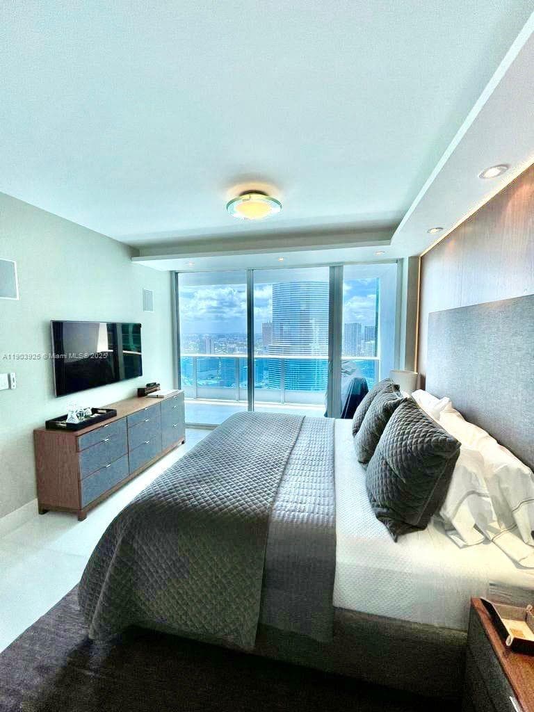 200 BISCAYNE BOULEVARD WAY # 4310, Miami, FL 33131 photo 5