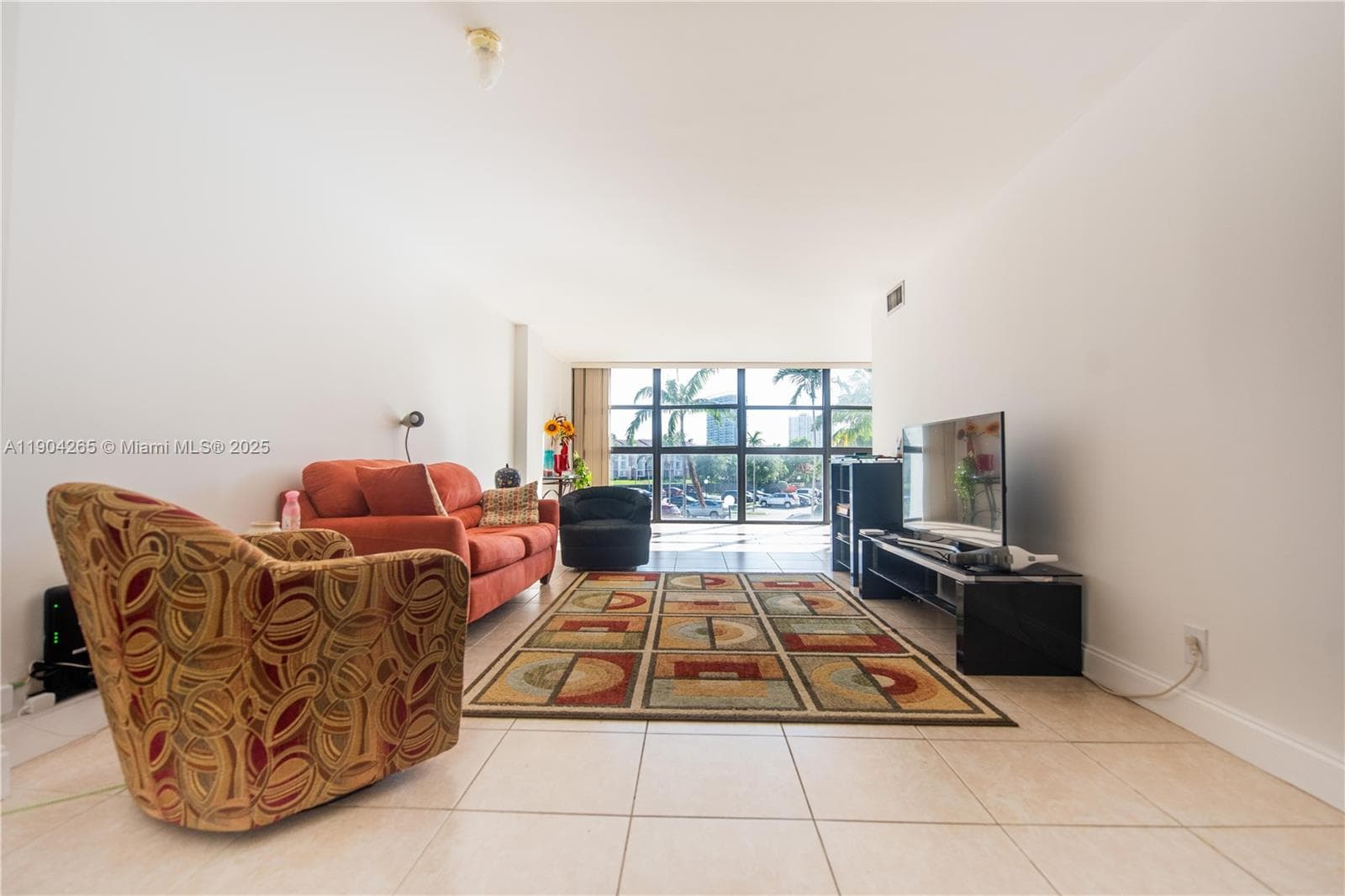 200 Leslie Dr # 214, Hallandale Beach, FL 33009