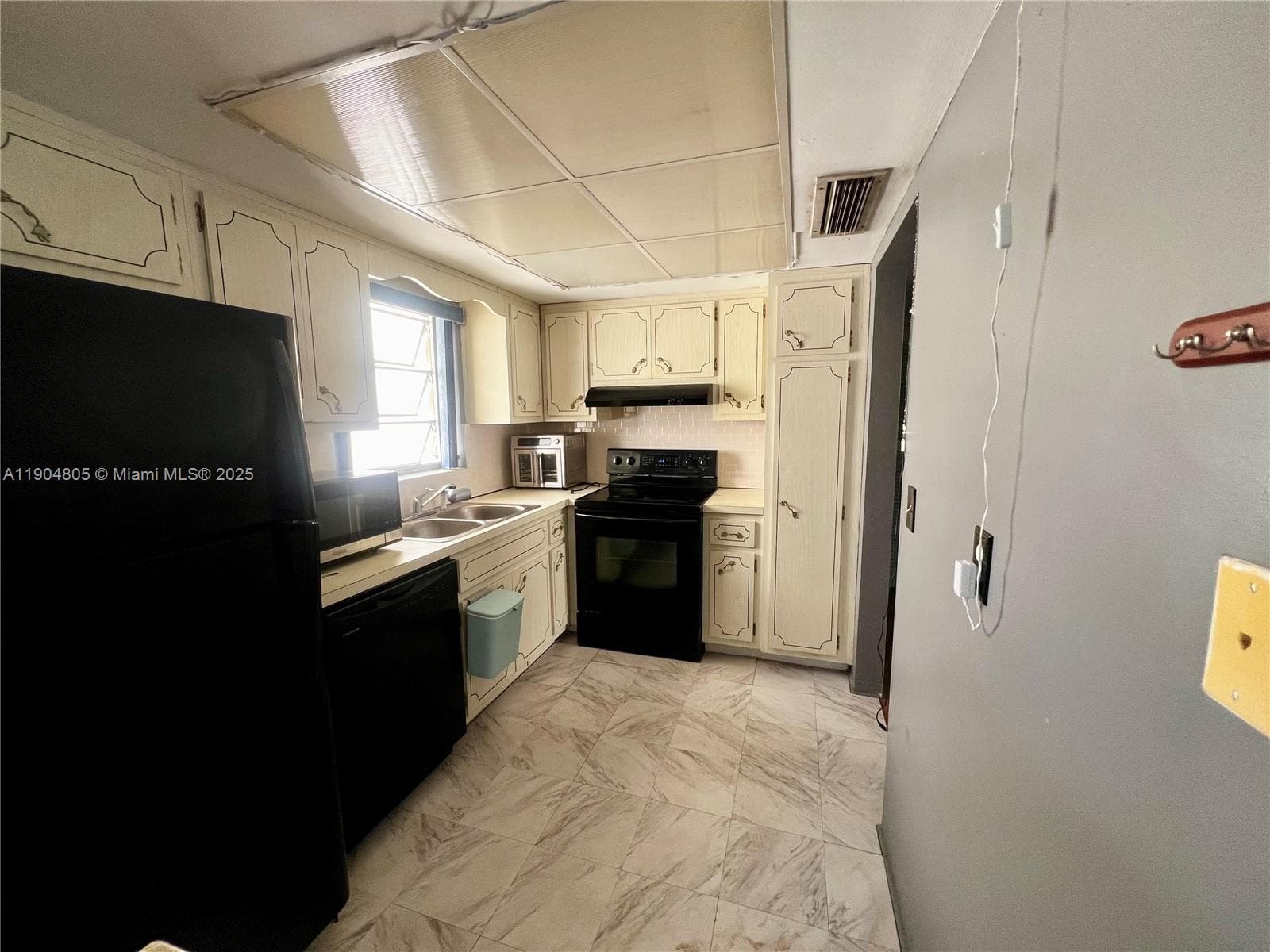 1501 Arthur St # 7, Hollywood, FL 33020 photo 4