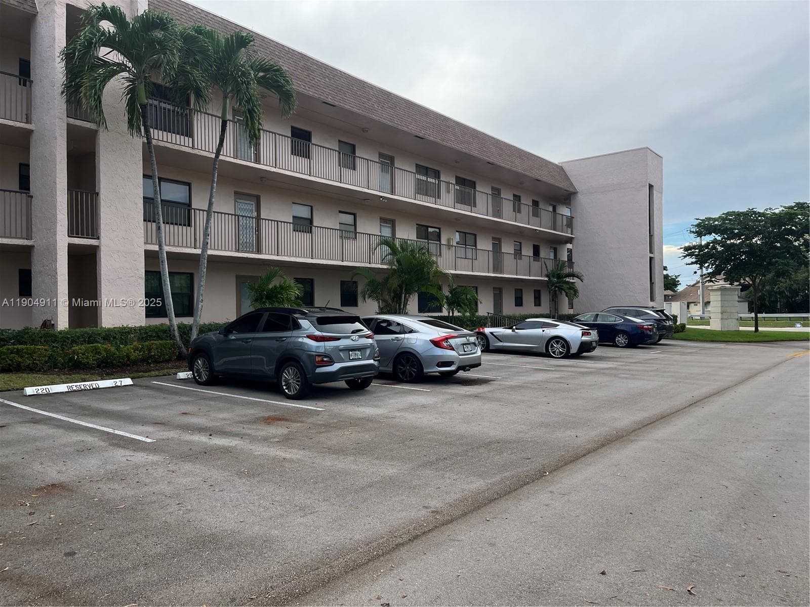 10466 Sunrise Lakes Blvd # 108, Sunrise, FL 33322 photo 2
