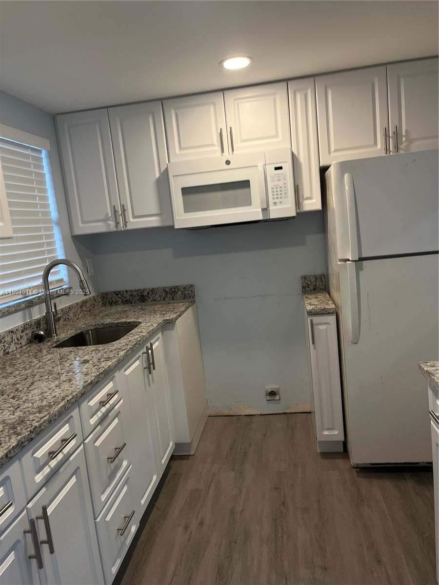 10466 Sunrise Lakes Blvd # 108, Sunrise, FL 33322 photo 5