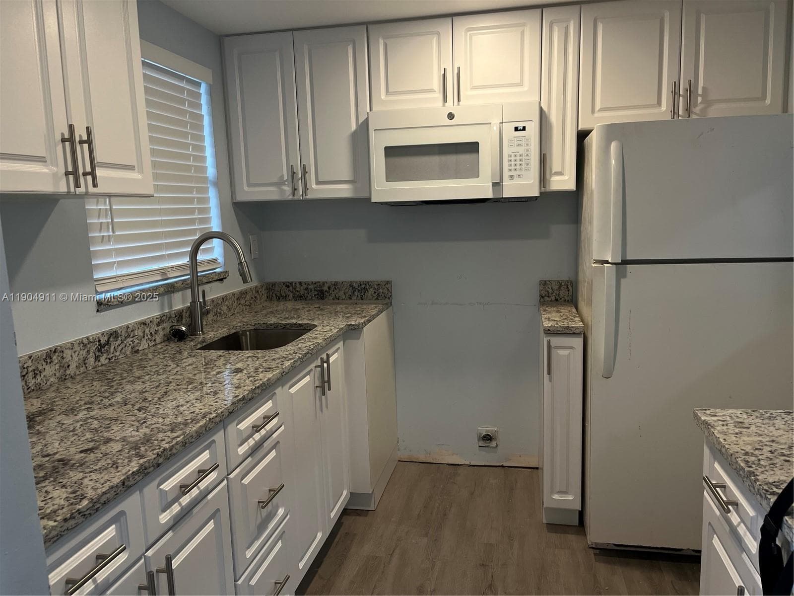 10466 Sunrise Lakes Blvd # 108, Sunrise, FL 33322 photo 4
