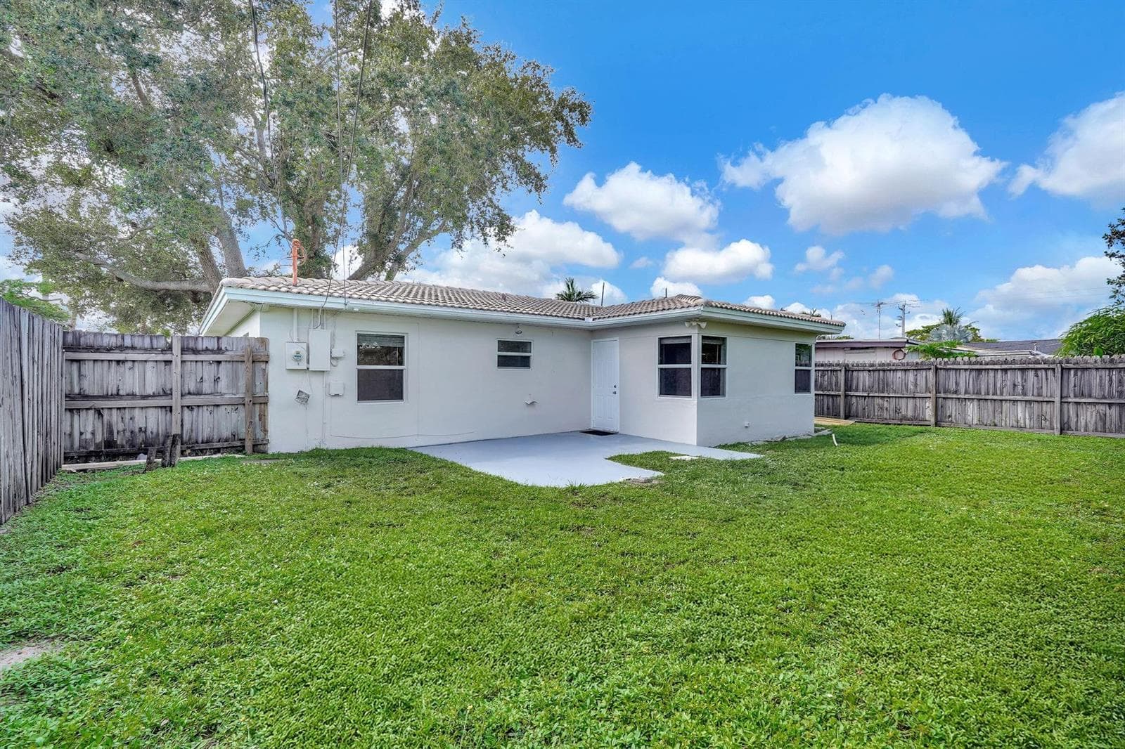 261 NE 45th Street, Oakland Park, FL 33334 photo 3