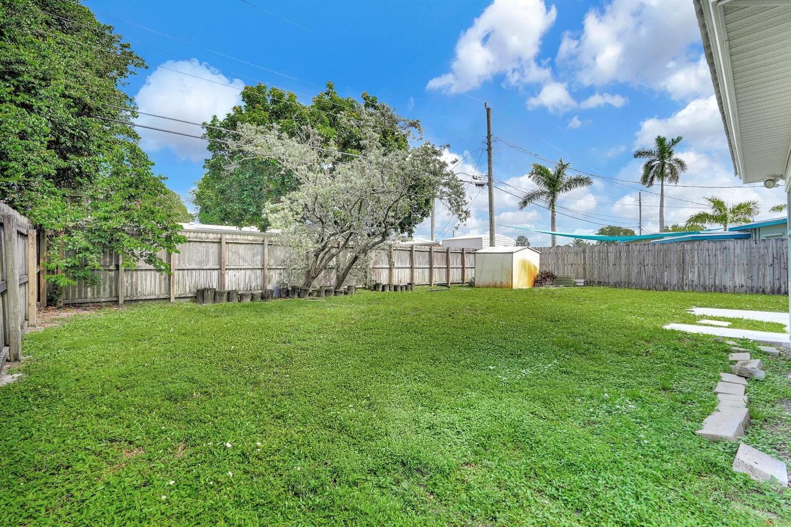 261 NE 45th Street, Oakland Park, FL 33334 photo 4