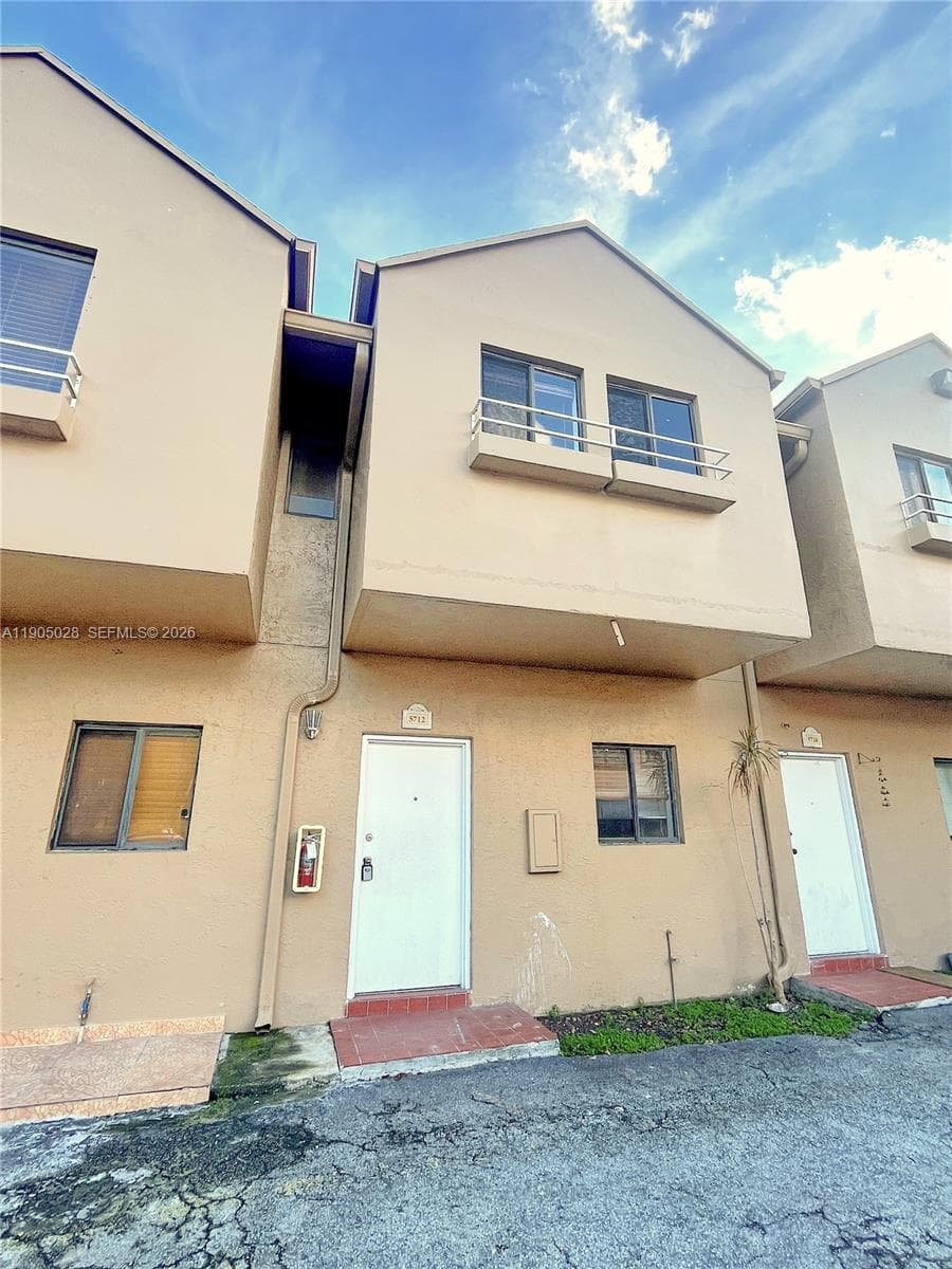 5712 W 25th Ct # 5712, Hialeah, FL 33016 photo 3