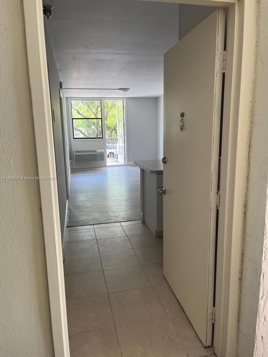 2701 Riverside Dr # 203-B, Coral Springs, FL 33065 photo 2