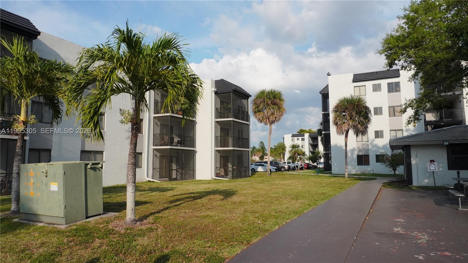 3710 N Pine Island Rd # 320, Sunrise, FL 33351