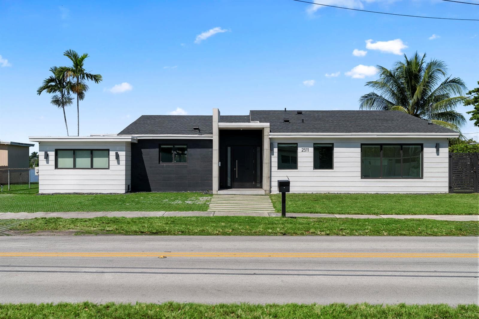 2511 NE 209th Terrace, Miami, FL 33180 photo 2