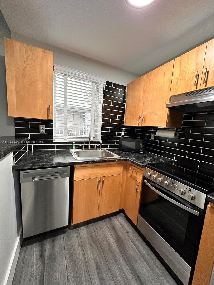 1542 Drexel Ave # 107, Miami Beach, FL 33139 photo 3