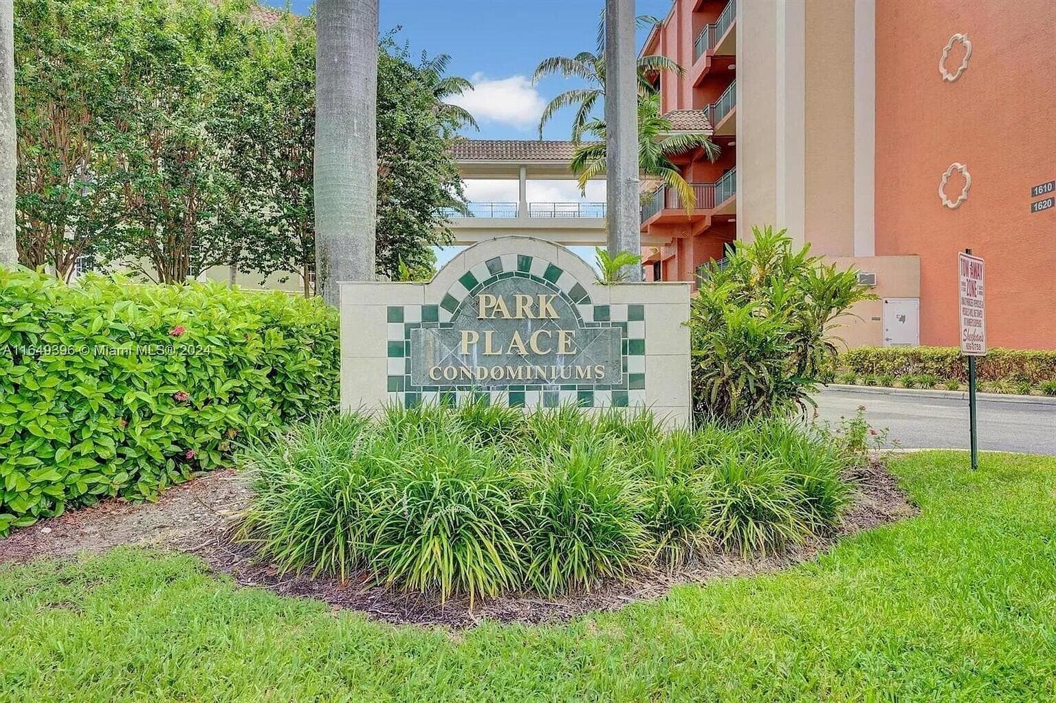 1640 Presidential Way # 403, West Palm Beach, FL 33401 photo 2