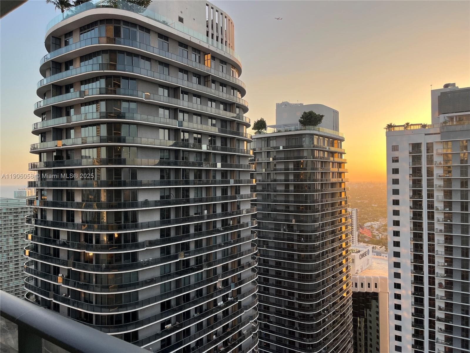 801 S Miami Ave # 4309, Miami, FL 33130 photo 2