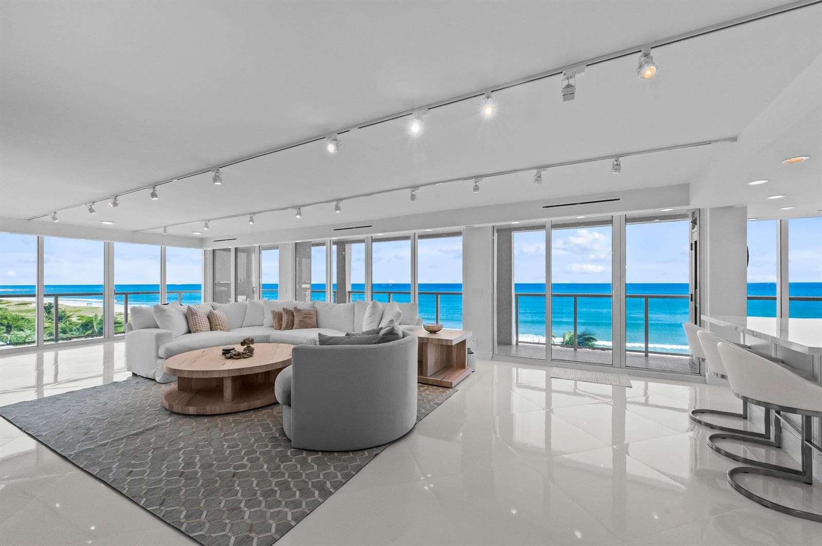 Ocean Towers photo 4