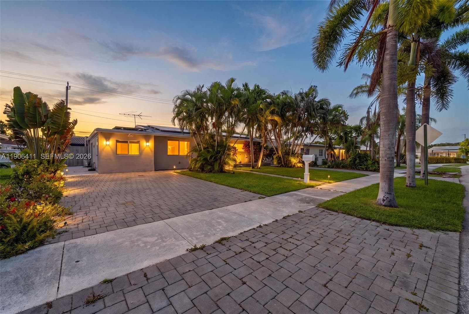 717 SE 2nd St, Deerfield Beach, FL 33441 photo 2