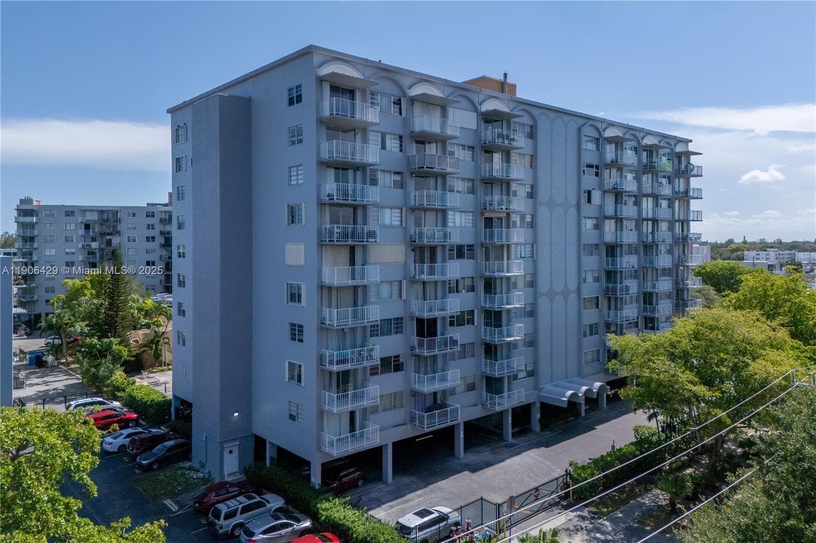1470 NE 125th Ter # PH9, North Miami, FL 33161 photo 3