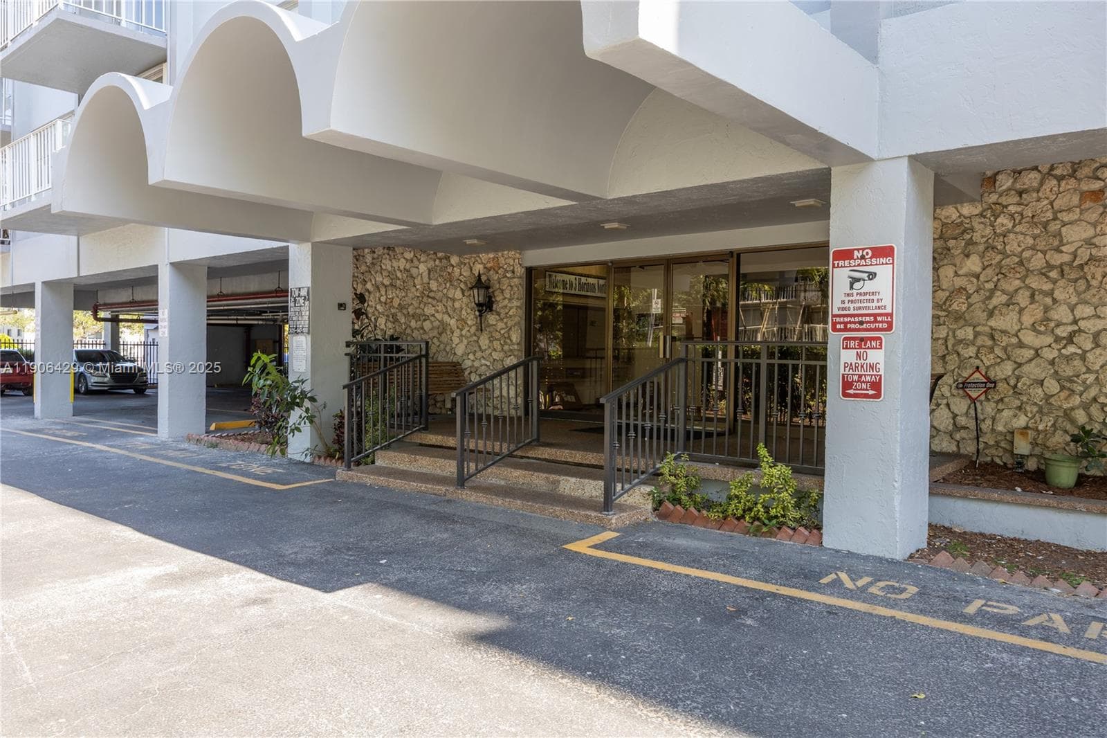 1470 NE 125th Ter # PH9, North Miami, FL 33161 photo 4