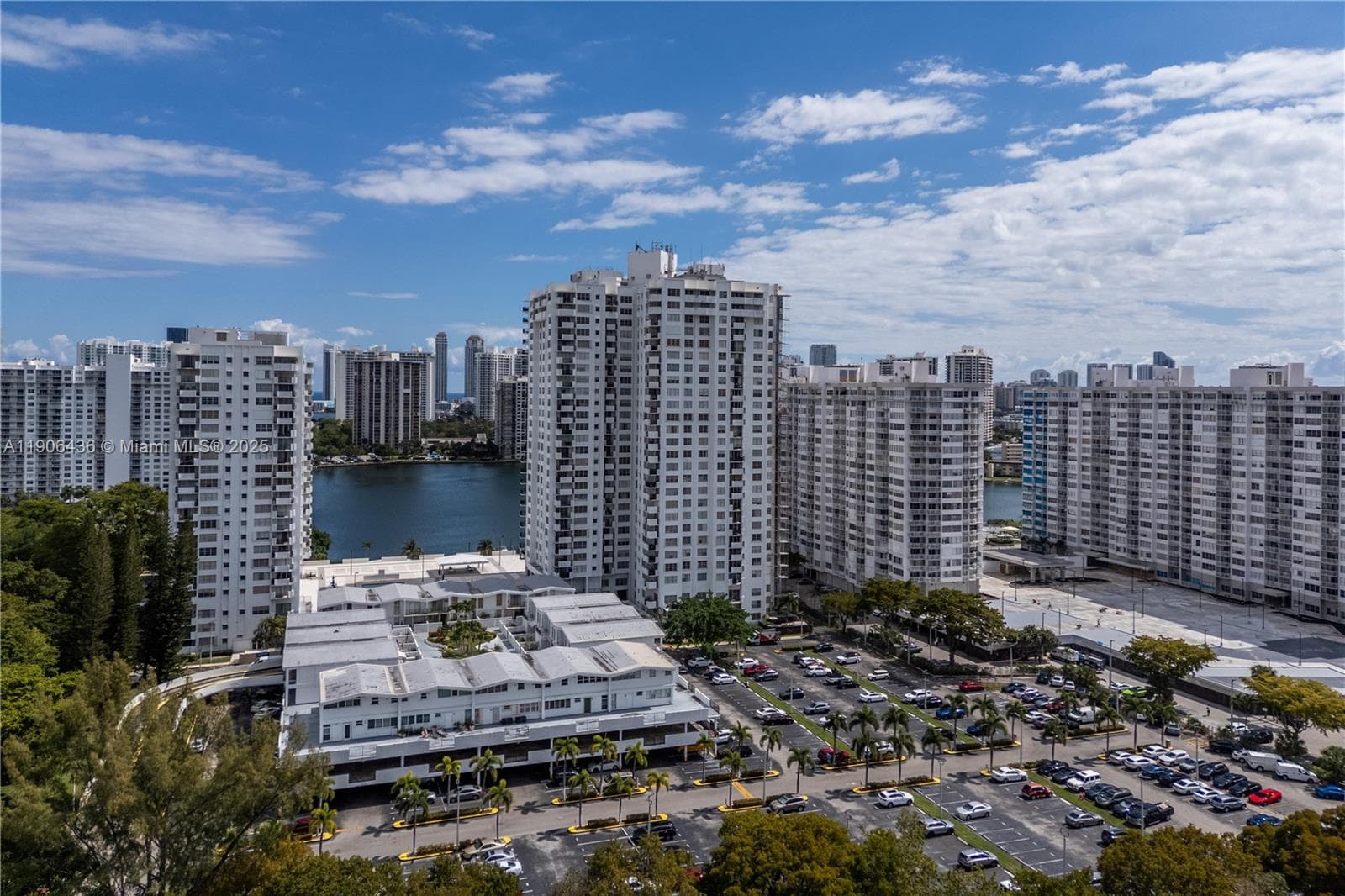 2750 NE 183rd St # 2601, Aventura, FL 33160 photo 4