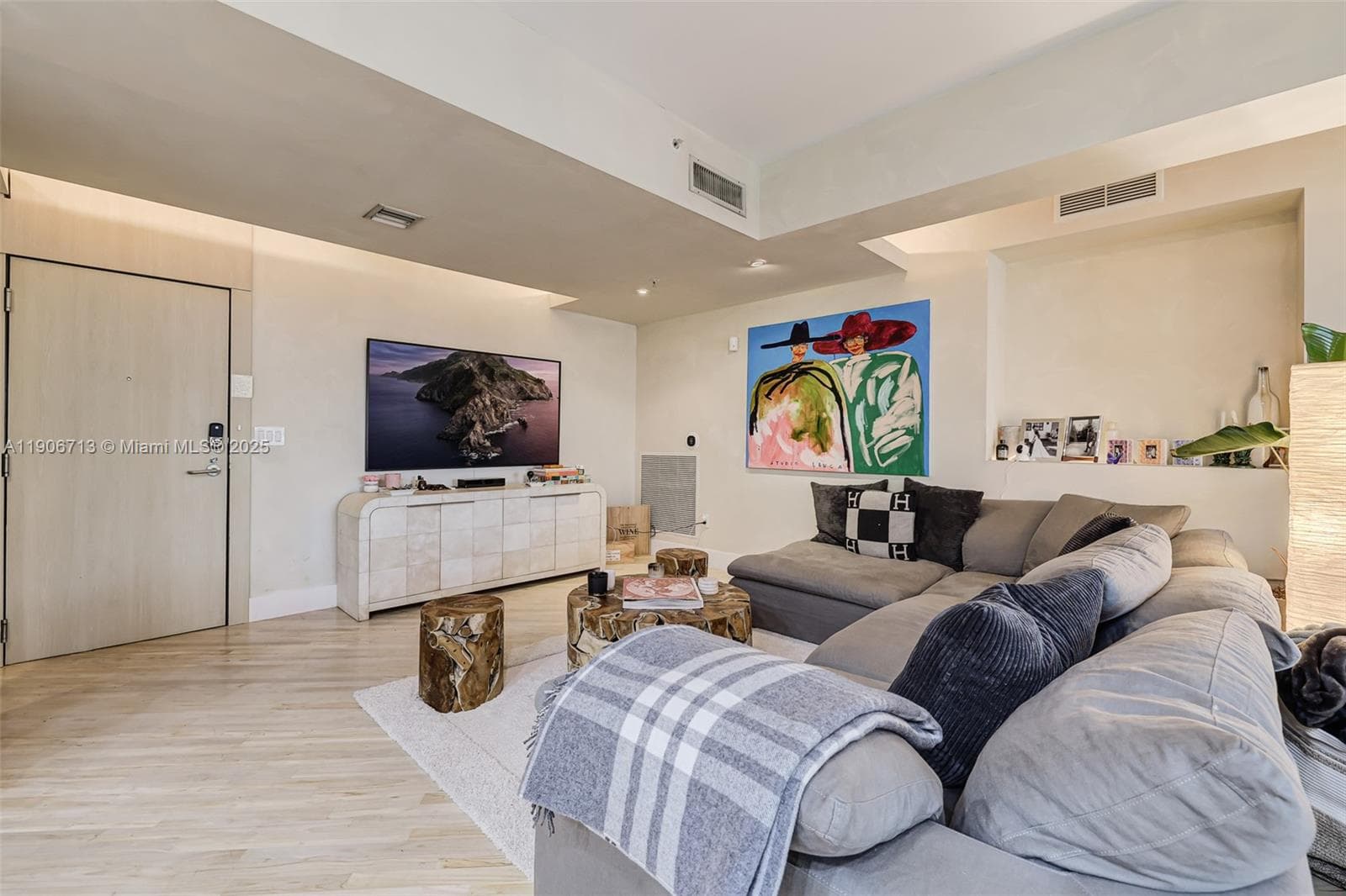 2001 Meridian Ave # 307, Miami Beach, FL 33139 photo 3