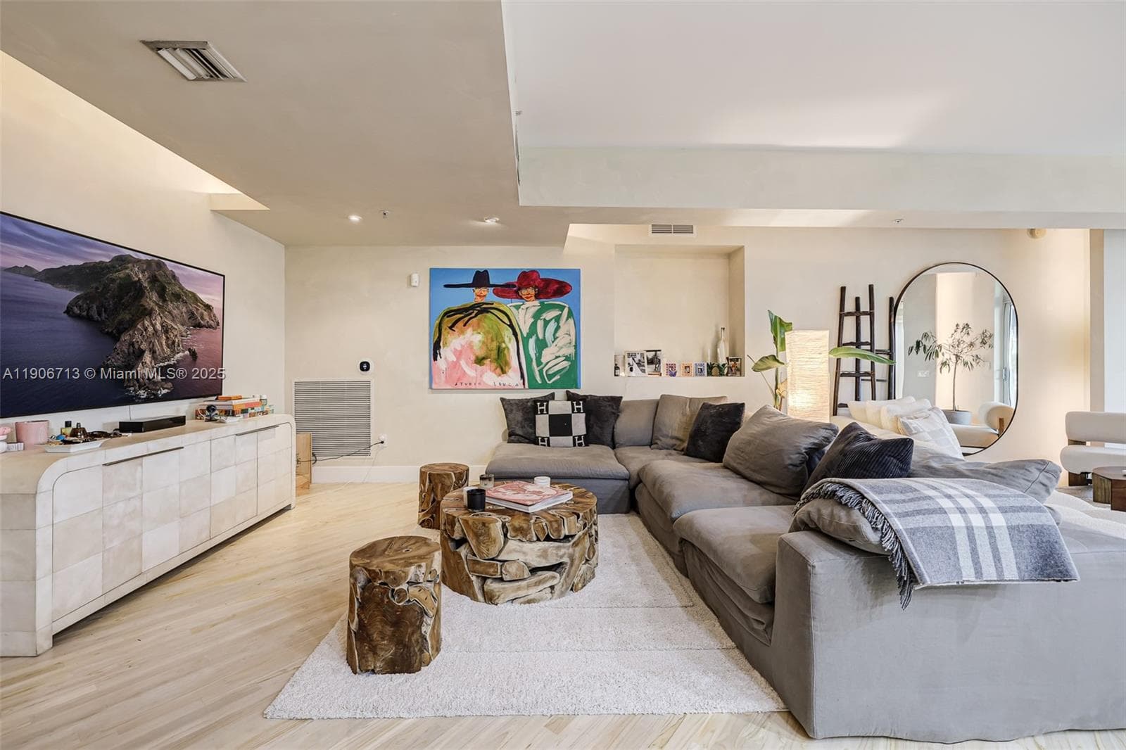 2001 Meridian Ave # 307, Miami Beach, FL 33139 photo 4